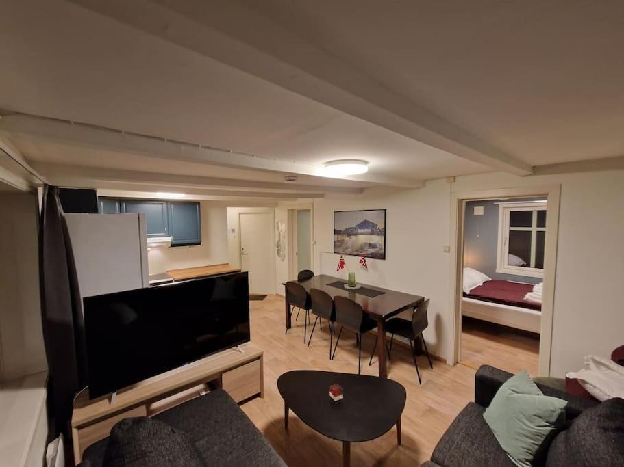 Apartment Next To The Bridge Tromsø Buitenkant foto